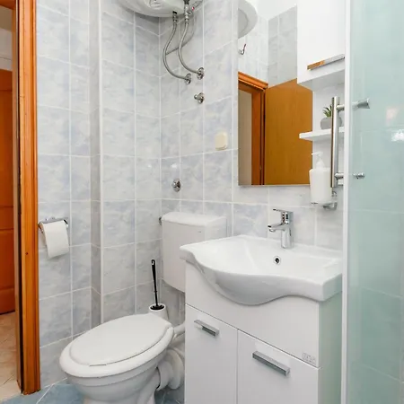 Apartment 1 Bedroom In