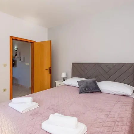 1 Bedroom In * Klek