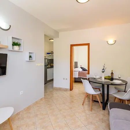 1 Bedroom In * Klek
