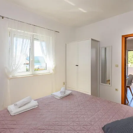 Awesome Apartment In Klek With House Sea View Apartment
