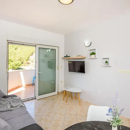 Apartment 1 Bedroom In Klek